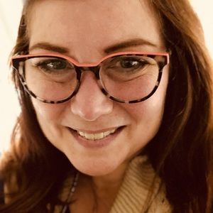 Meet your Posher, Denise